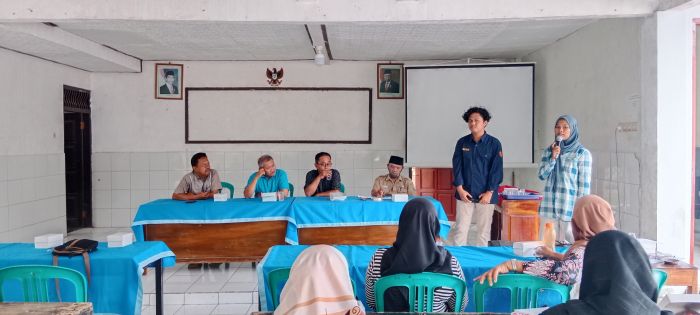 RAPAT POKDARWIS DESA ROWOKELE