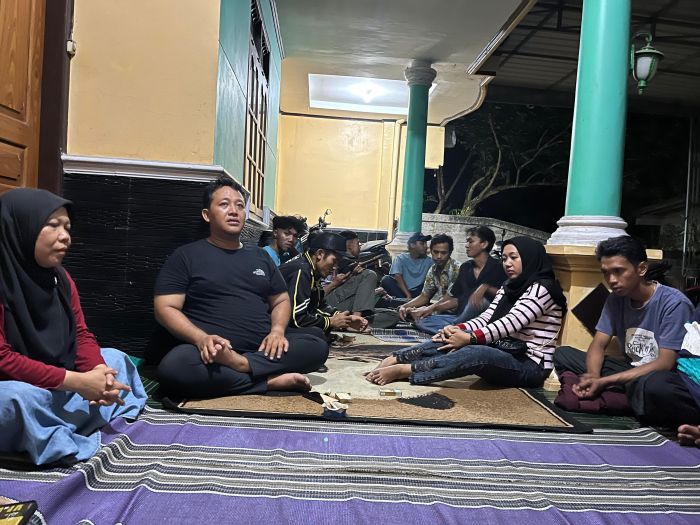 RAPAT PENGURUS KARANG TARUNA TUNAS JAYA DESA ROWOKELE 01