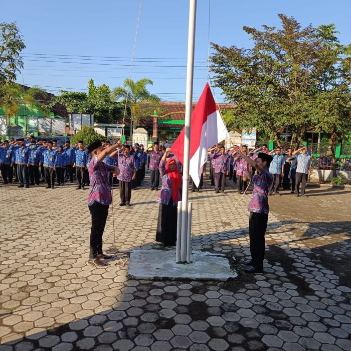 UPACARA BENDERA 17AN TANGGAL 17 JULI 2023 DI KECAMATAN 01