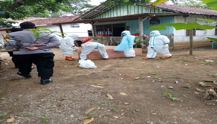 PENANGANAN PEMULASARAN JENAZAH DESA ROWOKELE 01