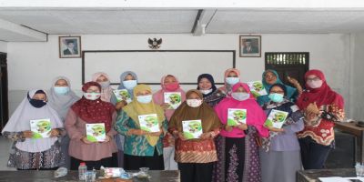 PEMBENTUKAN DAN PENGUKUHAN KELOMPOK WANITA TANI 